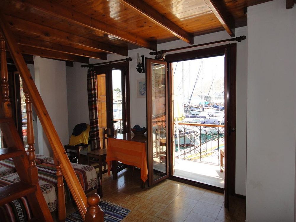 Captain'S Suites Сими Экстерьер фото
